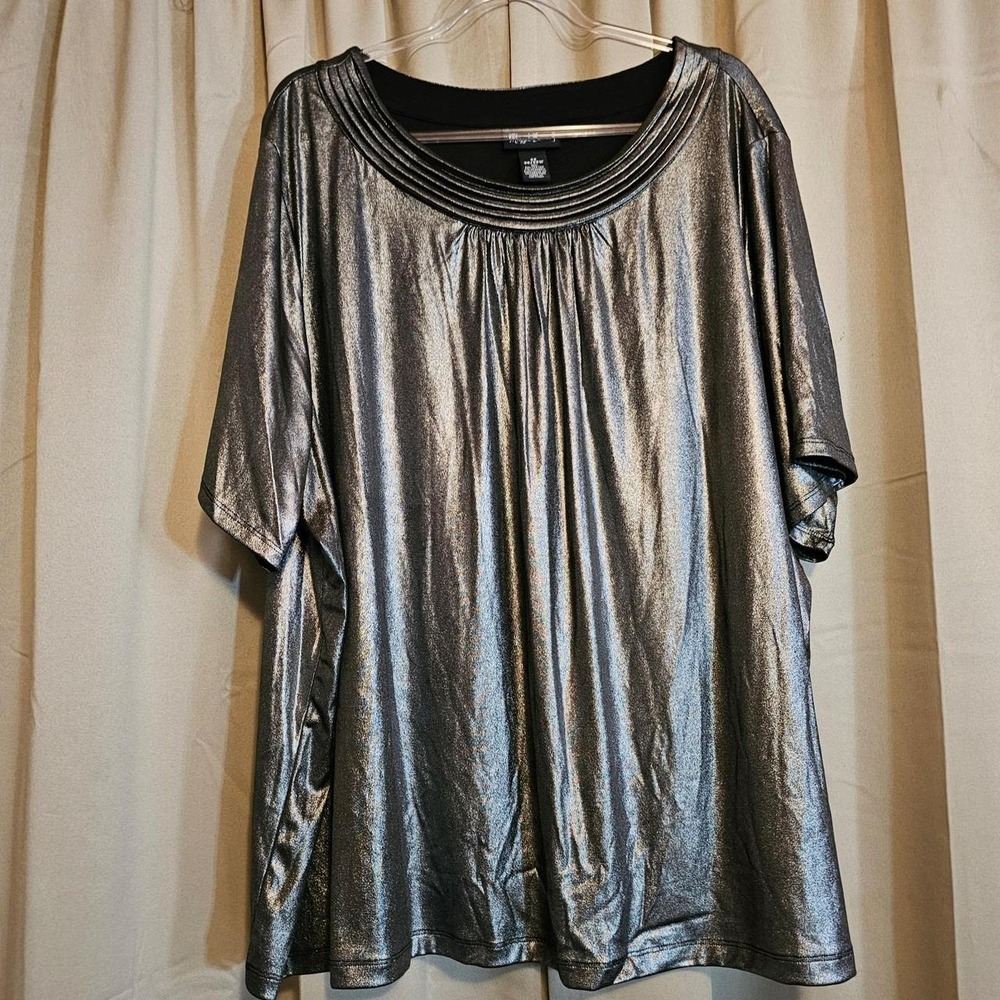Maggie Barnes NWT Metallic Silver Short-Sleeve Blouse Women's Size 4XLarge